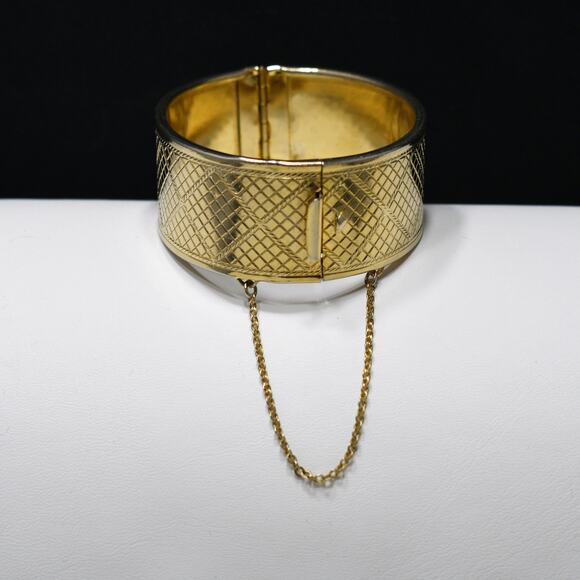 Vintage Coro Pegasus Geometric Hinged Bracelet, Gold Plated, Safety Chain, 1950s - Picture 7 of 10